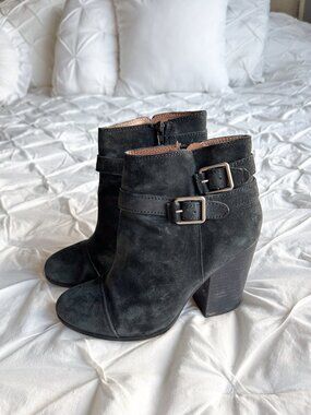Lucky Brand Black Suede Ankle Booties Size 8M Block Heel Buckle Side Zip Moto